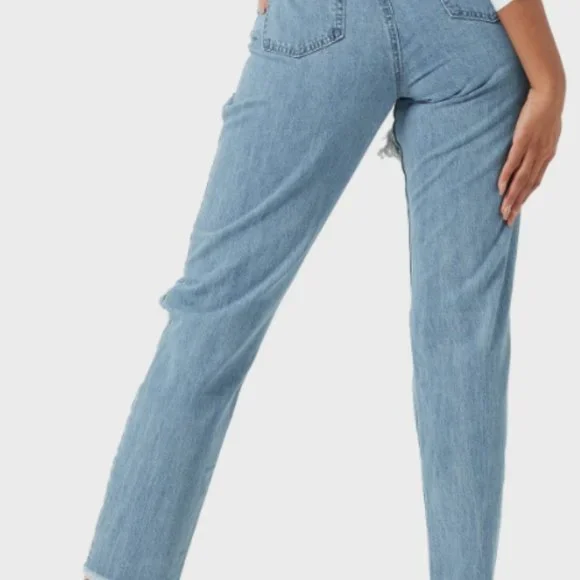 Missguided Riot High Rise Slit Rip Mom Jean - Picture 2 of 5